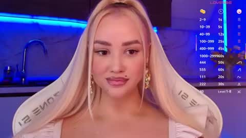 Snapshot of blond_diamond chatting on 07-02-26, 03:34 Lana online show from 07-02-26, 03:34