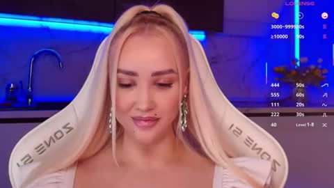 Snapshot of blond_diamond chatting on 07-04-26, 04:57 Lana online show from 07-04-26, 04:57