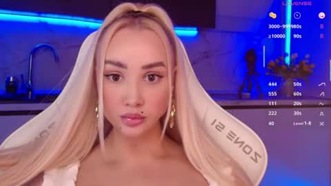 Snapshot of blond_diamond chatting on 07-13-26, 04:21 Lana online show from 07-13-26, 04:21
