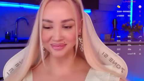 Snapshot of blond_diamond chatting on 07-14-26, 05:51 Lana online show from 07-14-26, 05:51