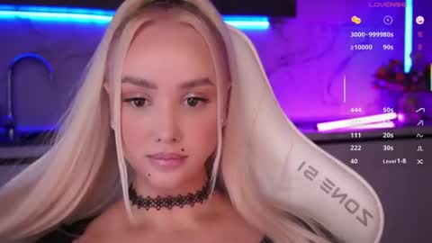 Snapshot of blond_diamond chatting on 07-25-26, 04:59 Lana online show from 07-25-26, 04:59