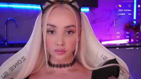 Snapshot of blond_diamond chatting on 07-30-26, 10:31 Lana online show from 07-30-26, 10:31
