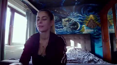 Snapshot of blonde4pasion chatting on 10-16-25, 01:01 blonde4pasion online show from 10-16-25, 01:01