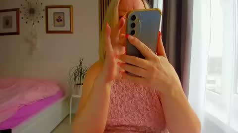 Nicole online show from 03-12-26, 05:57