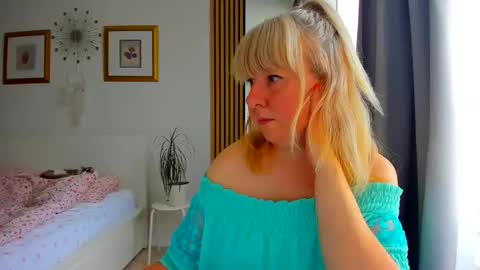 Nicole online show from 06-08-26, 03:45