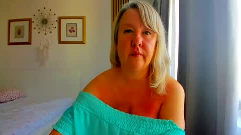 Nicole online show from 07-18-26, 05:22