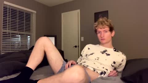 Snapshot of blonde_boi99 chatting on 01-13-25, 12:51 Blondie online show from 01-13-25, 12:51