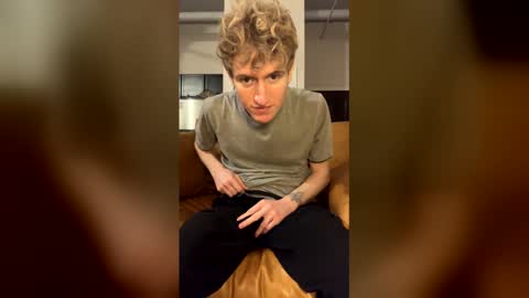 Snapshot of blonde_boi99 chatting on 01-17-26, 08:19 Blondie online show from 01-17-26, 08:19