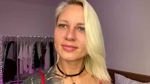 Snapshot of blonde_fuck_couple chatting on 03-22-26, 12:14 blonde_fuck_couple online show from 03-22-26, 12:14