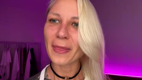 Snapshot of blonde_fuck_couple chatting on 04-10-26, 01:05 blonde_fuck_couple online show from 04-10-26, 01:05
