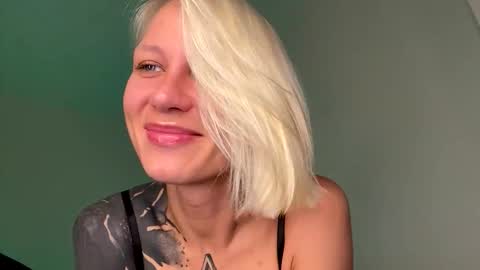 blonde_fuck_couple online show from 05-31-26, 12:19