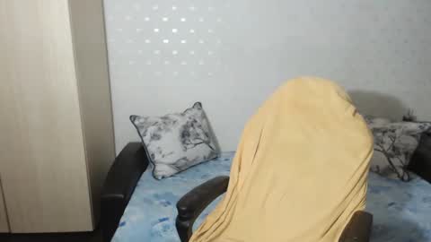 Snapshot of blondeagle chatting on 12-03-24, 08:17 Mr Blond online show from 12-03-24, 08:17