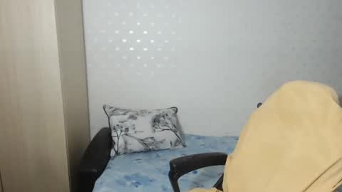 Snapshot of blondeagle chatting on 12-08-24, 06:17 Mr Blond online show from 12-08-24, 06:17