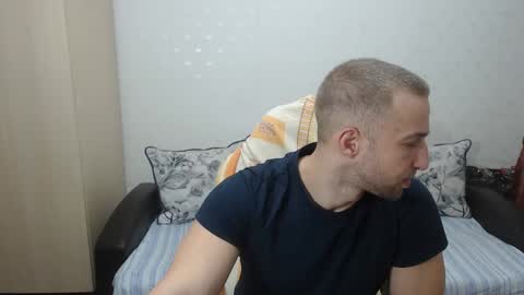 Snapshot of blondeagle chatting on 02-02-25, 07:14 Mr Blond online show from 02-02-25, 07:14