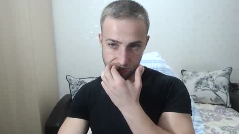 Snapshot of blondeagle chatting on 02-19-25, 09:25 Mr Blond online show from 02-19-25, 09:25