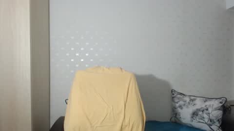 Snapshot of blondeagle chatting on 03-07-25, 08:33 Mr Blond online show from 03-07-25, 08:33