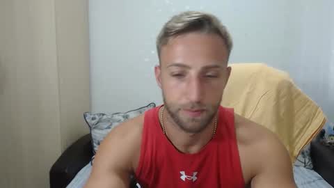 Snapshot of blondeagle chatting on 09-14-25, 01:32 Mr Blond online show from 09-14-25, 01:32