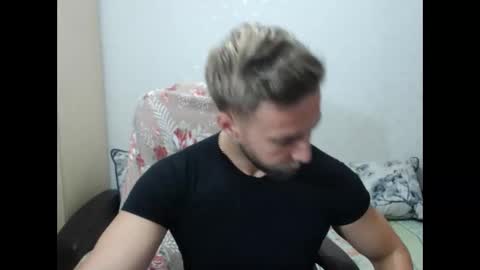 Snapshot of blondeagle chatting on 10-16-25, 07:04 Mr Blond online show from 10-16-25, 07:04