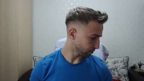 Snapshot of blondeagle chatting on 11-14-25, 07:01 Mr Blond online show from 11-14-25, 07:01