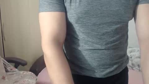 Snapshot of blondeagle chatting on 01-05-26, 11:30 Mr Blond online show from 01-05-26, 11:30