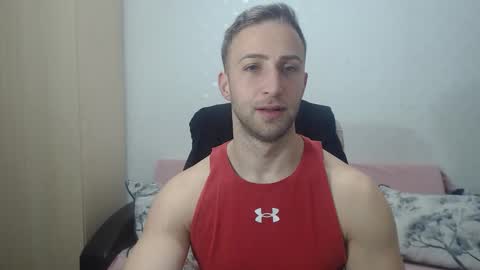 Snapshot of blondeagle chatting on 01-08-26, 08:33 Mr Blond online show from 01-08-26, 08:33