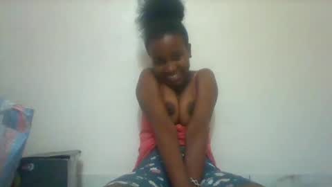 Snapshot of blondebarbiey chatting on 02-11-25, 04:56 blonde online show from 02-11-25, 04:56