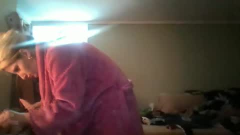 Snapshot of blondebellaaa3 chatting on 12-08-24, 02:30 Gia online show from 12-08-24, 02:30