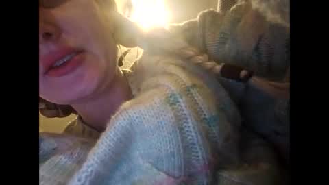 Snapshot of blondebellaaa3 chatting on 01-14-25, 03:01 Gia online show from 01-14-25, 03:01