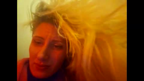 Snapshot of blondebellaaa3 chatting on 01-21-25, 06:54 Gia online show from 01-21-25, 06:54