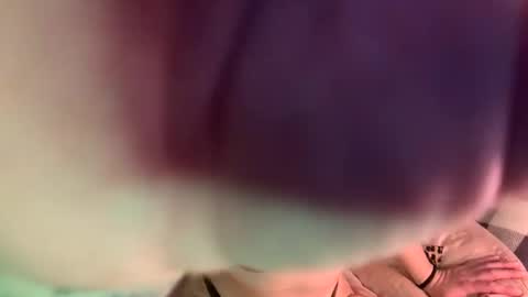 Snapshot of blondebellaaa3 chatting on 10-12-25, 01:59 Gia online show from 10-12-25, 01:59