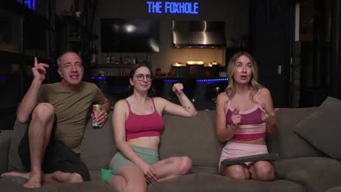 Snapshot of blondefoxsilverfox chatting on 11-16-25, 01:44 blondefoxsilverfox online show from 11-16-25, 01:44