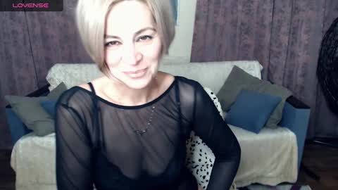 Snapshot of blondemommy_77 chatting on 12-09-24, 11:45 Lola online show from 12-09-24, 11:45