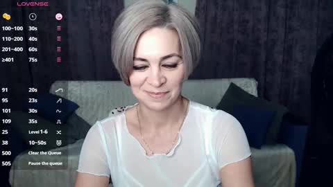 Snapshot of blondemommy_77 chatting on 12-17-24, 07:37 Lola online show from 12-17-24, 07:37