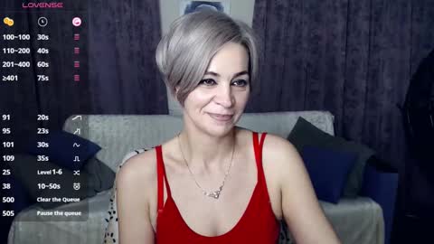 Snapshot of blondemommy_77 chatting on 12-18-24, 06:35 Lola online show from 12-18-24, 06:35