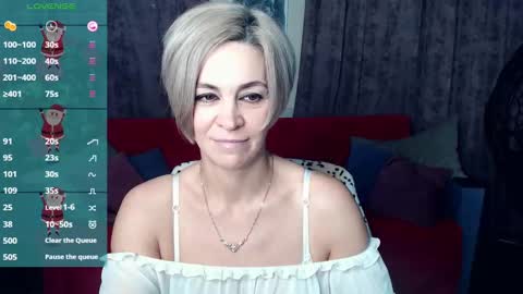 Snapshot of blondemommy_77 chatting on 01-08-25, 07:56 Lola online show from 01-08-25, 07:56