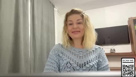 Snapshot of blondie_xoxoxo chatting on 10-10-25, 07:18 blondie_xoxoxo online show from 10-10-25, 07:18