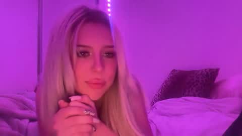 blondieangel11 online show from 04-12-26, 04:50