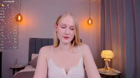 Mia online show from 02-09-25, 04:40