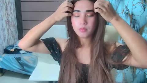blondina_twinx online show from 05-20-26, 08:20