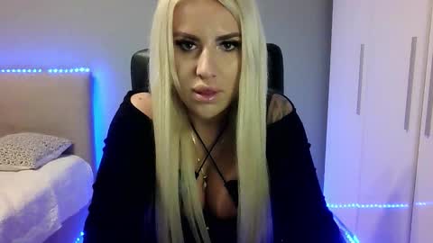 BlondLeyla online show from 11-01-25, 07:49