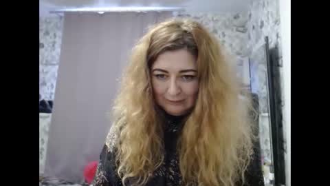 Snapshot of blondmilfs chatting on 01-15-25, 11:10 BlondMILfs online show from 01-15-25, 11:10
