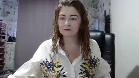 Snapshot of blondmilfs chatting on 01-19-25, 08:18 BlondMILfs online show from 01-19-25, 08:18