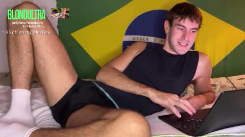 Snapshot of blondultra chatting on 11-01-25, 03:14 blondultra online show from 11-01-25, 03:14