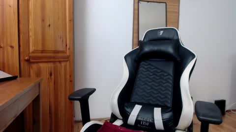 blondyelena online show from 01-20-25, 08:41