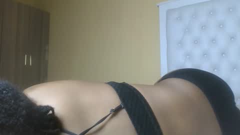 Snapshot of blondykiki chatting on 10-11-25, 10:52 Blondykiki online show from 10-11-25, 10:52