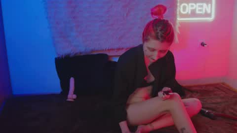 Bloom online show from 02-06-26, 03:26