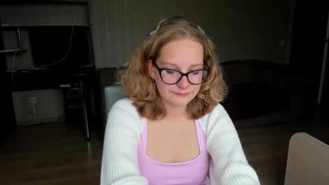Snapshot of bloomi_lum chatting on 10-09-25, 08:01 Lumi online show from 10-09-25, 08:01