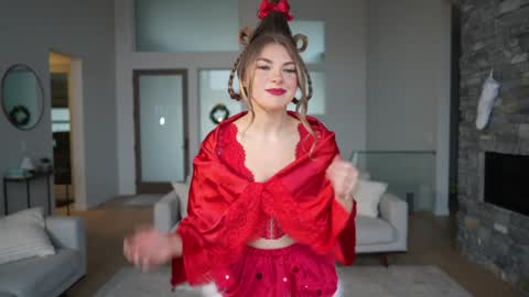 Snapshot of bloomyogi chatting on 12-20-24, 10:43 Emma Bloom online show from 12-20-24, 10:43