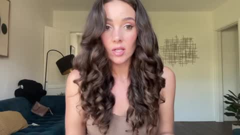 Snapshot of bloomyogi chatting on 11-07-25, 09:59 Emma Bloom online show from 11-07-25, 09:59