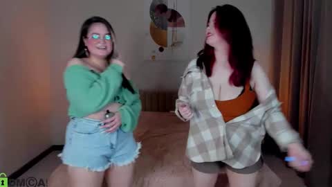 Snapshot of blooomwinx chatting on 03-06-26, 12:56 Bloom Leila online show from 03-06-26, 12:56